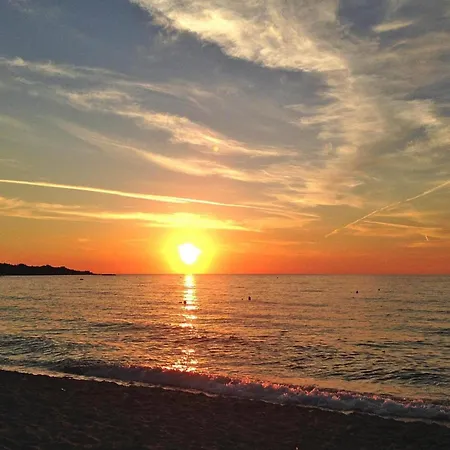 Apartment In Ile Rousse Near Bodri Beach, Cleaning Included Apartamento