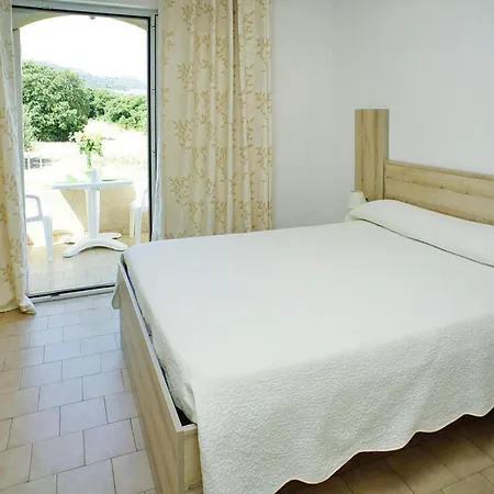 Apartment In Ile Rousse Near Bodri Beach, Cleaning Included Appartamento